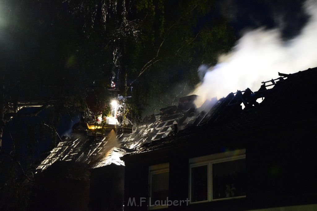 Grossfeuer Einfamilienhaus Siegburg Muehlengrabenstr P0608.JPG - Miklos Laubert